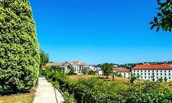 Solar Da Cerca Do Mosteiro Alcobaca